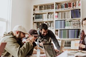 Výhody a nevýhody e-learningu pro firmy